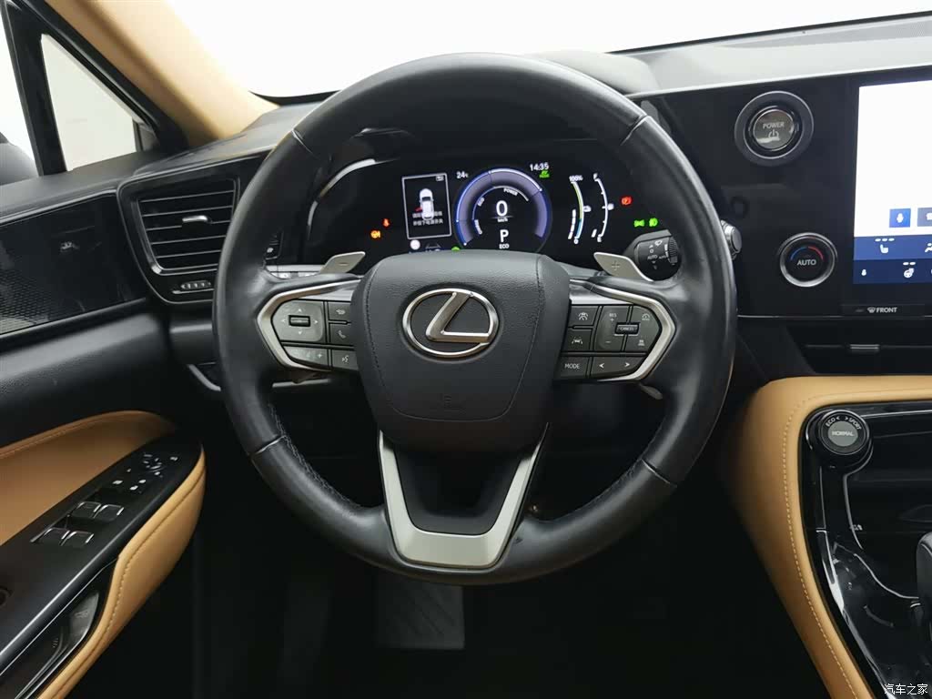 Lexus NX, 2022 11