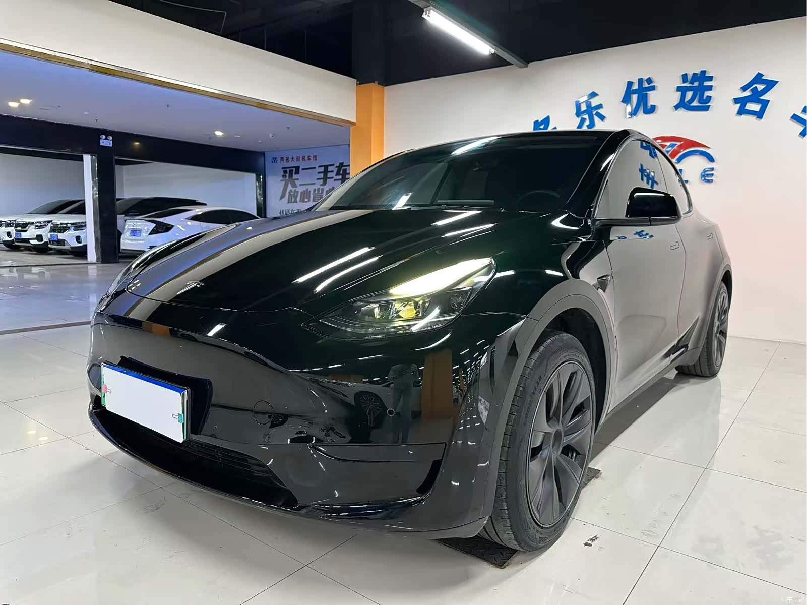 Tesla Model Y, 2023 1