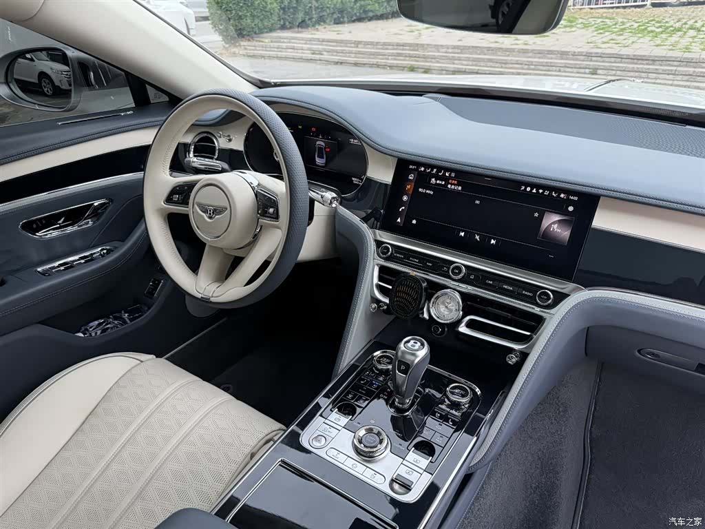 Bentley Flying Spur, 2025 21