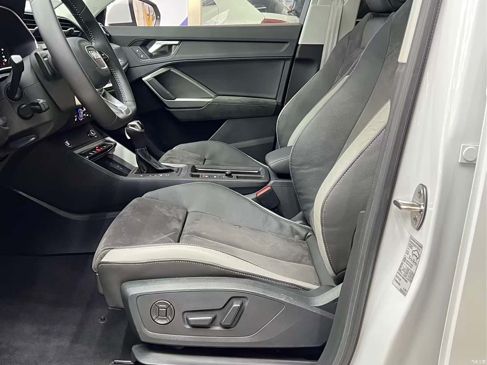 Audi Q3, 2022 14