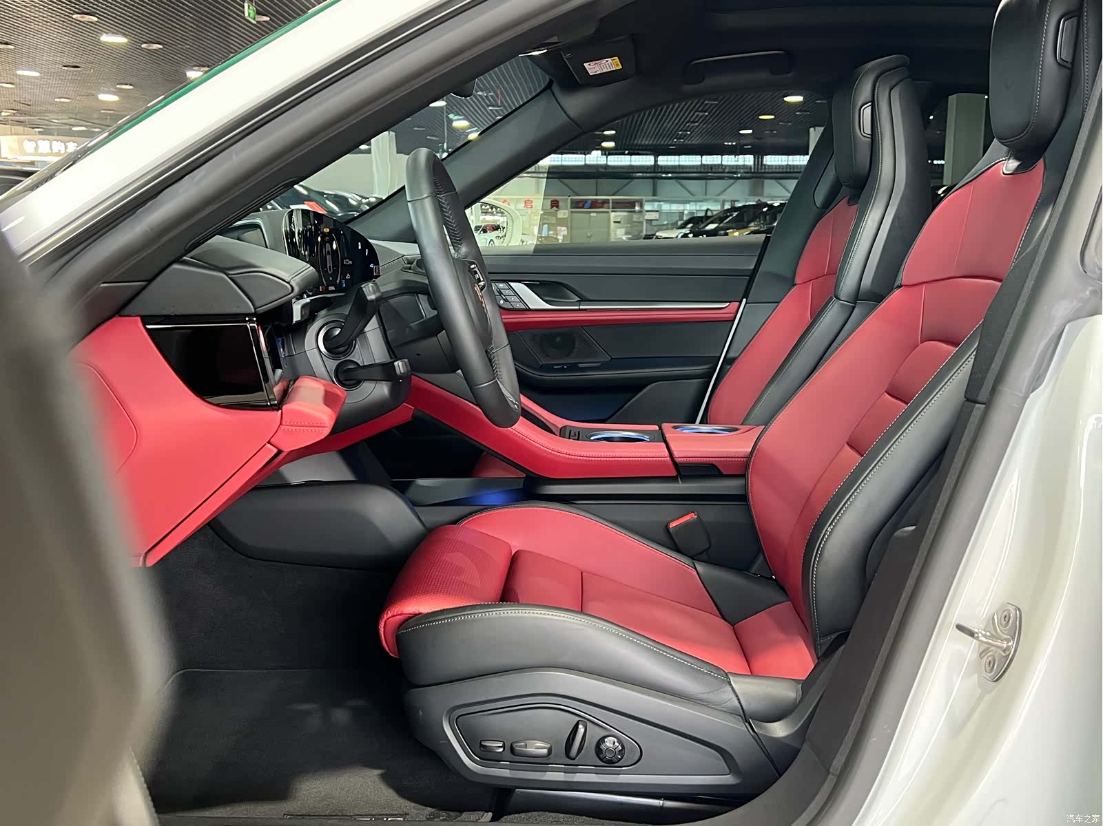 Porsche Taycan, 2025 14