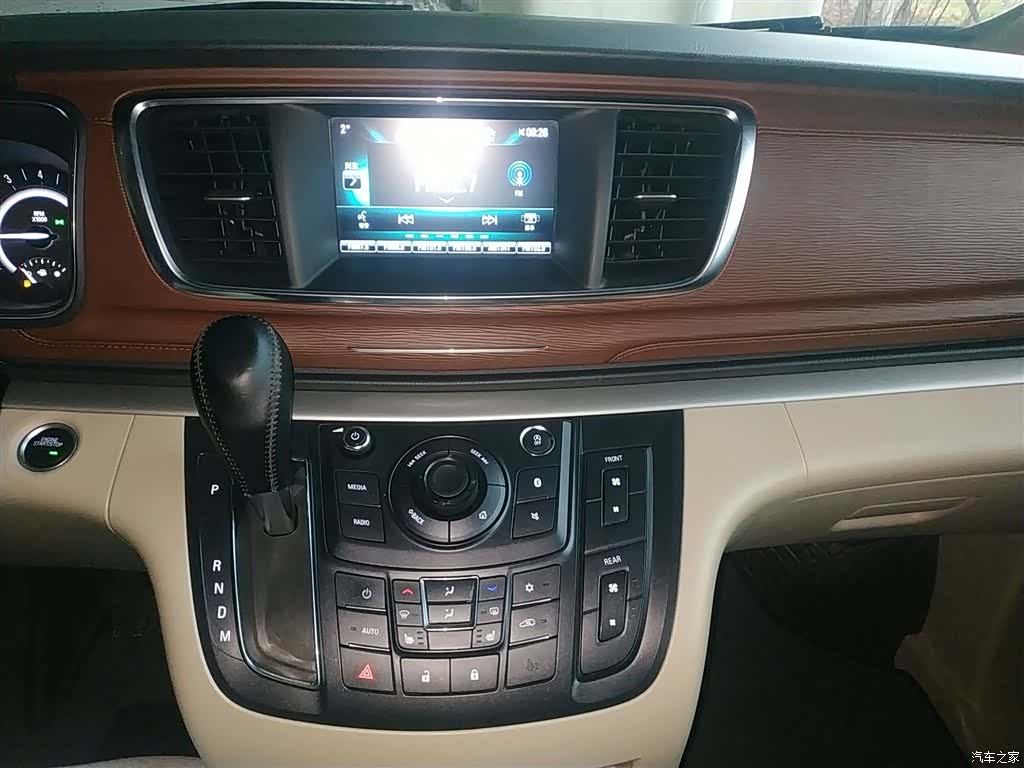 Buick GL8, 2020 10