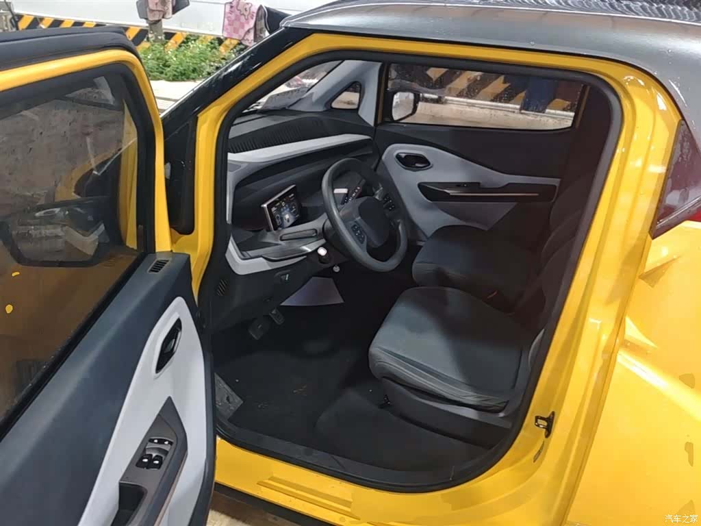 Wuling NanoEV, 2022 16