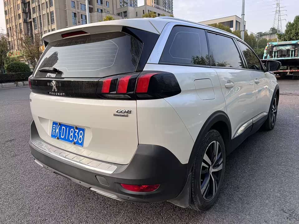Peugeot 5008