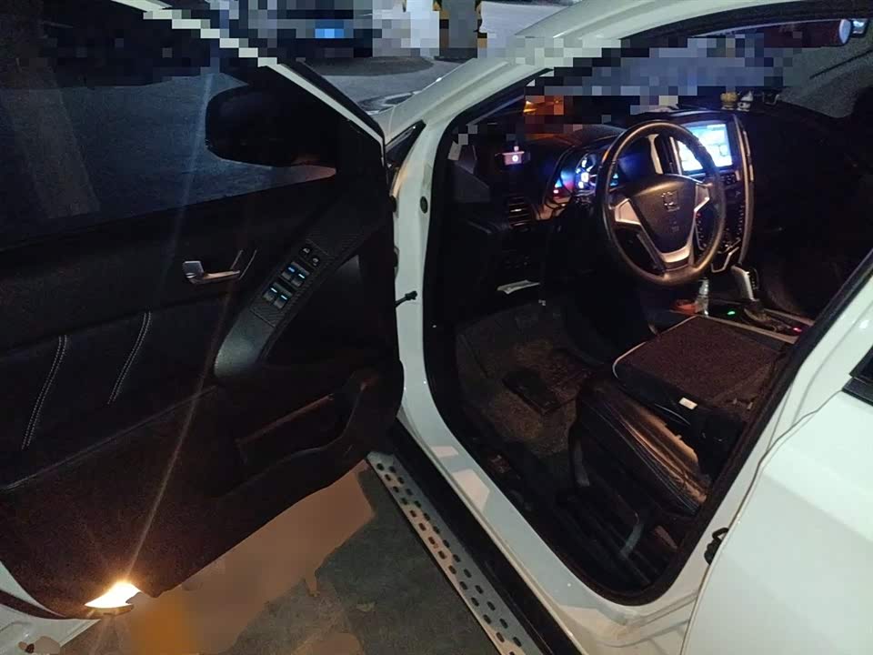 Luxgen Excellent 6 SUV