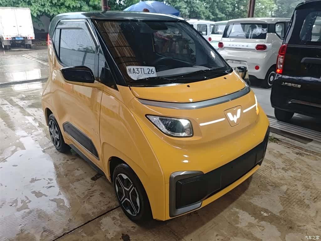 Wuling NanoEV, 2022 4
