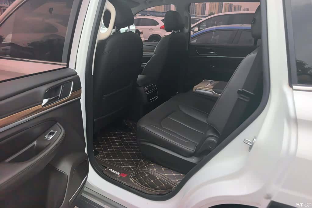 Roewe RX8, 2018 11