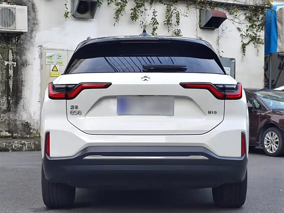 NIO ES6