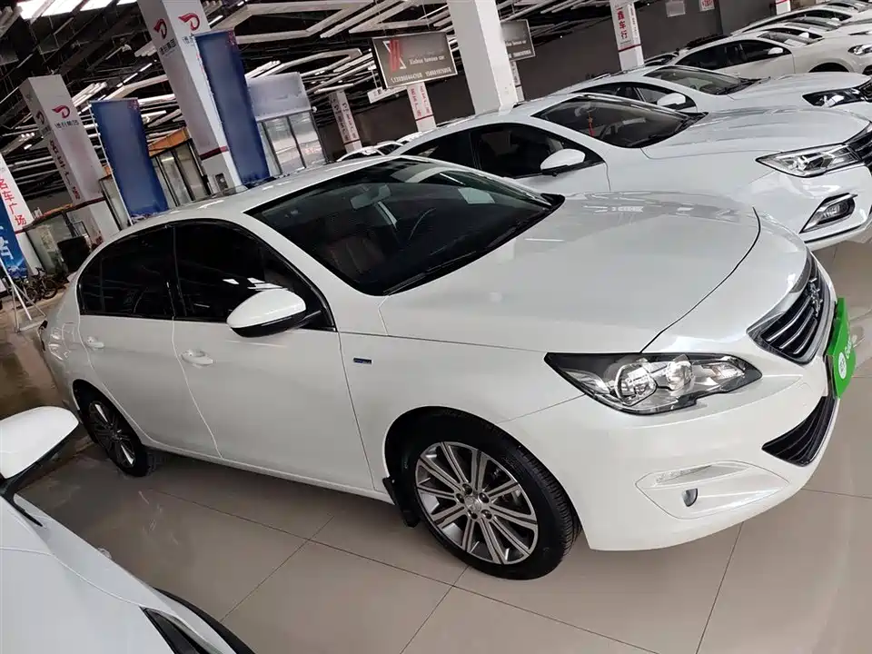 Peugeot 408