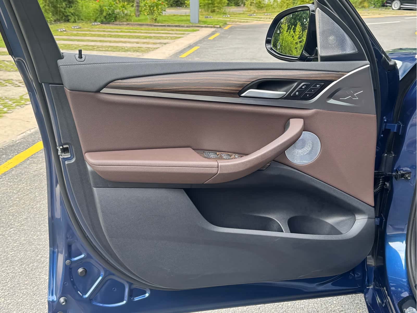 BMW iX3, 2022 4