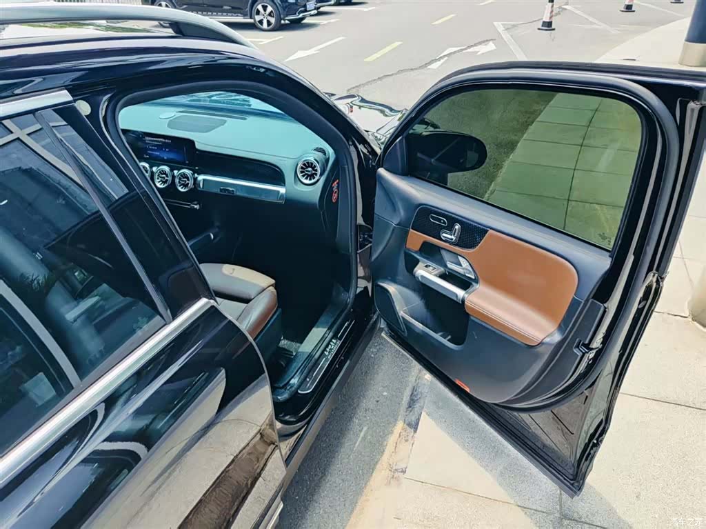 Mercedes-Benz GLB, 2024 22