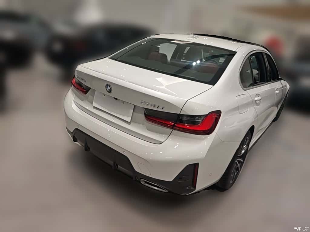 BMW 3 Series, 2025 12