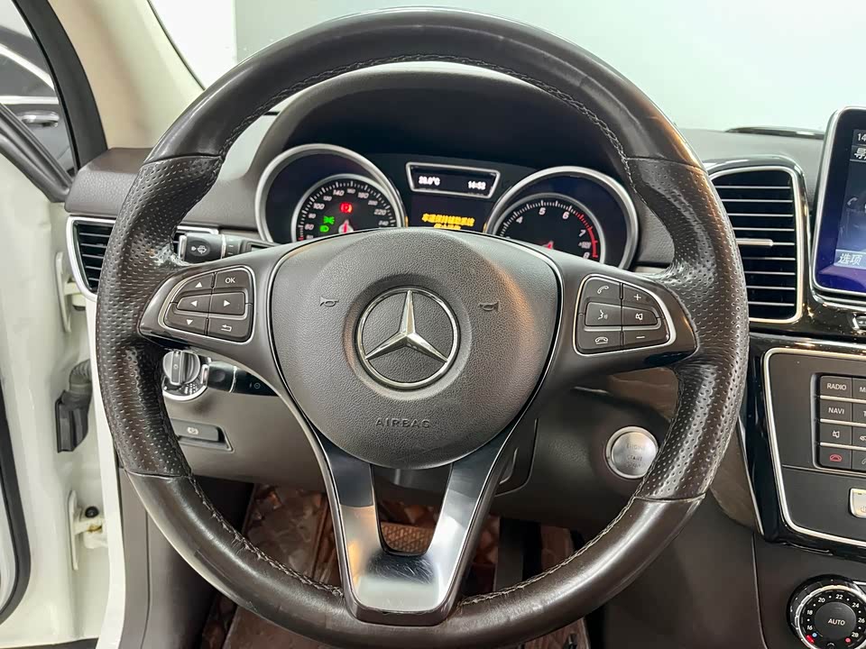 Mercedes-Benz GLE Mercedes-Benz GLE