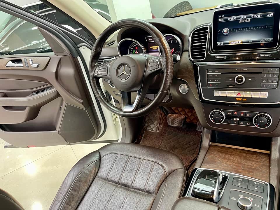 Mercedes-Benz GLE Mercedes-Benz GLE