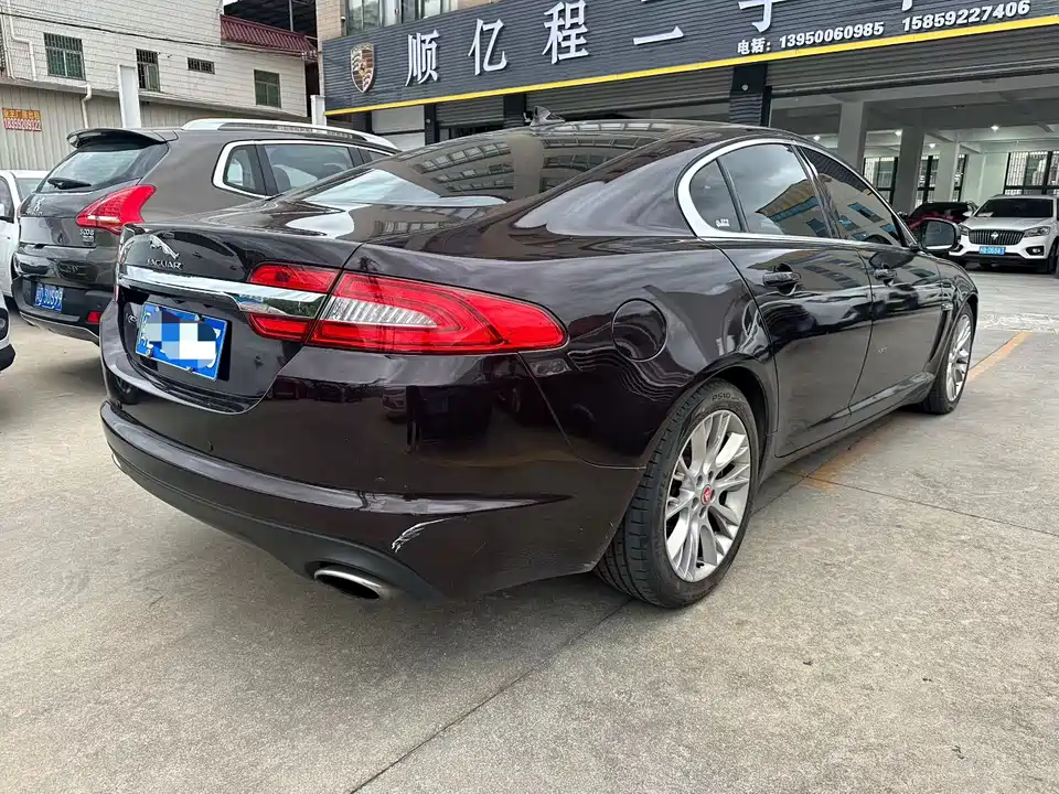 Jaguar XF