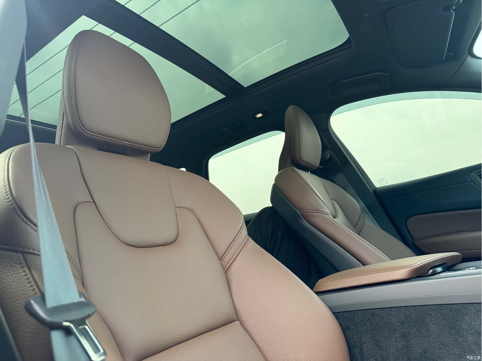 Volvo XC60, 2025 9