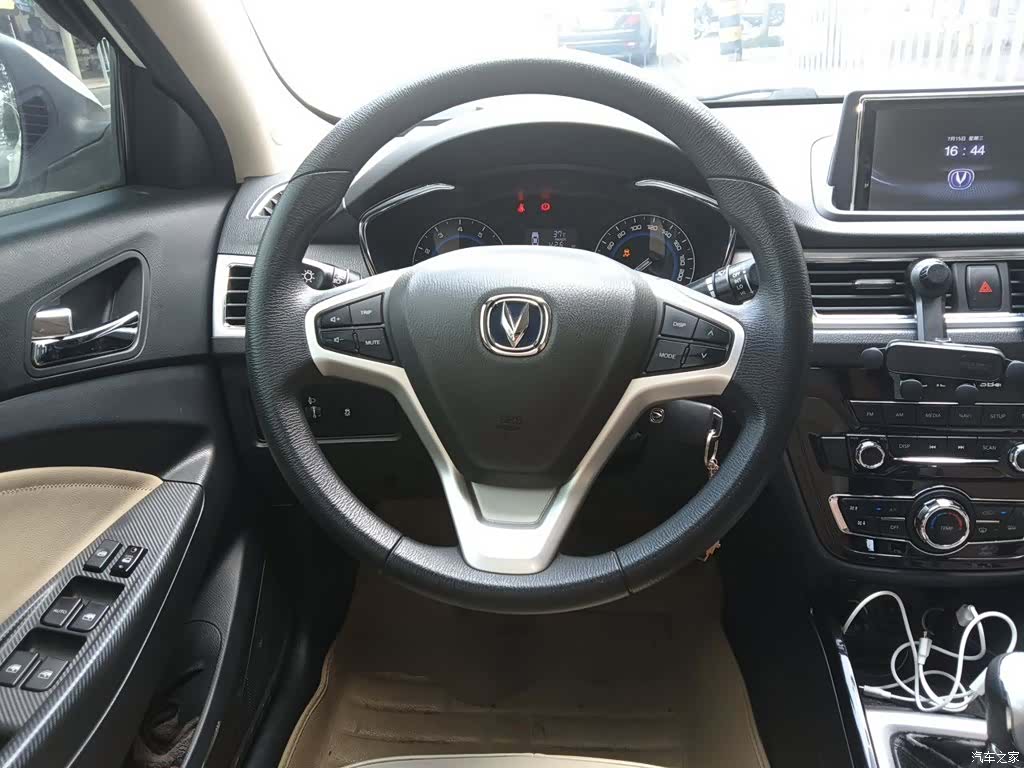 Changan V7, 2015 6