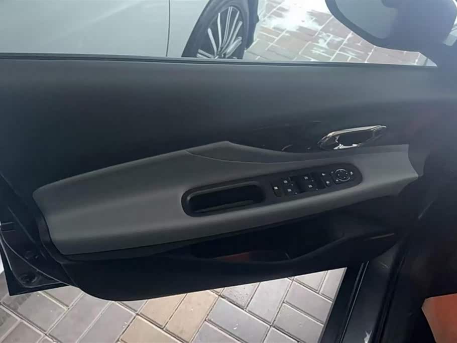 Trumpchi Shadow Leopard