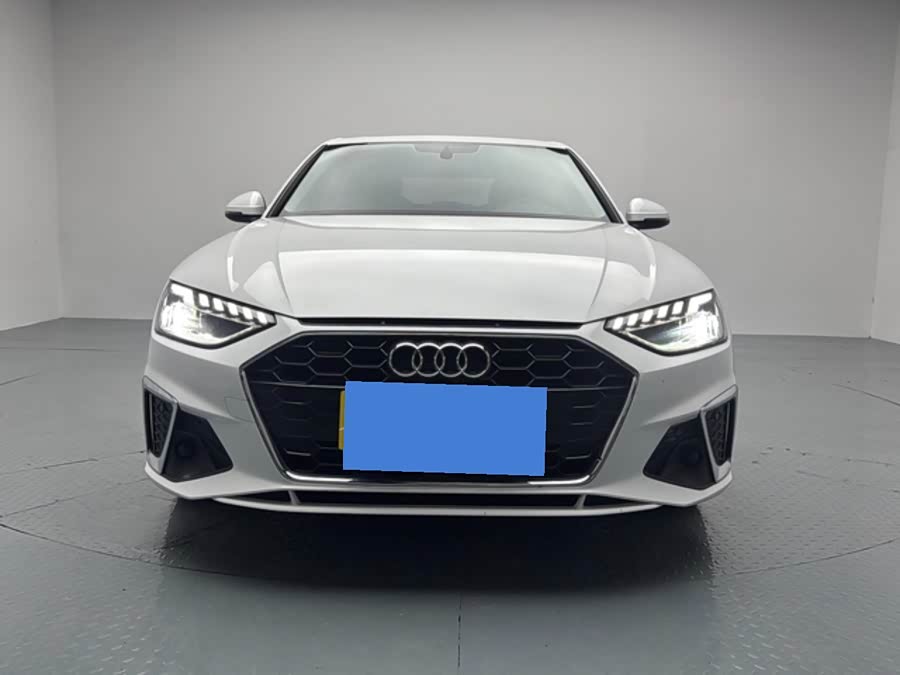 Audi A4L 2022, фото 2
