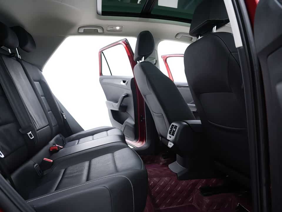 Volkswagen T-ROC exploring Songs