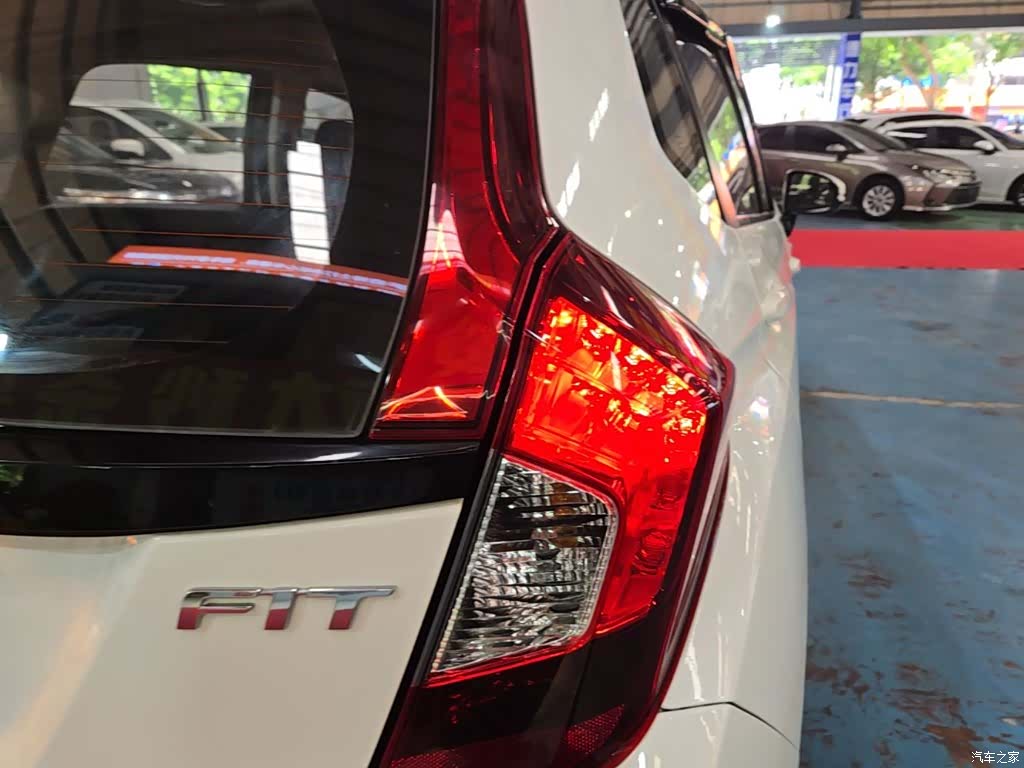Honda Fit, 2016 8