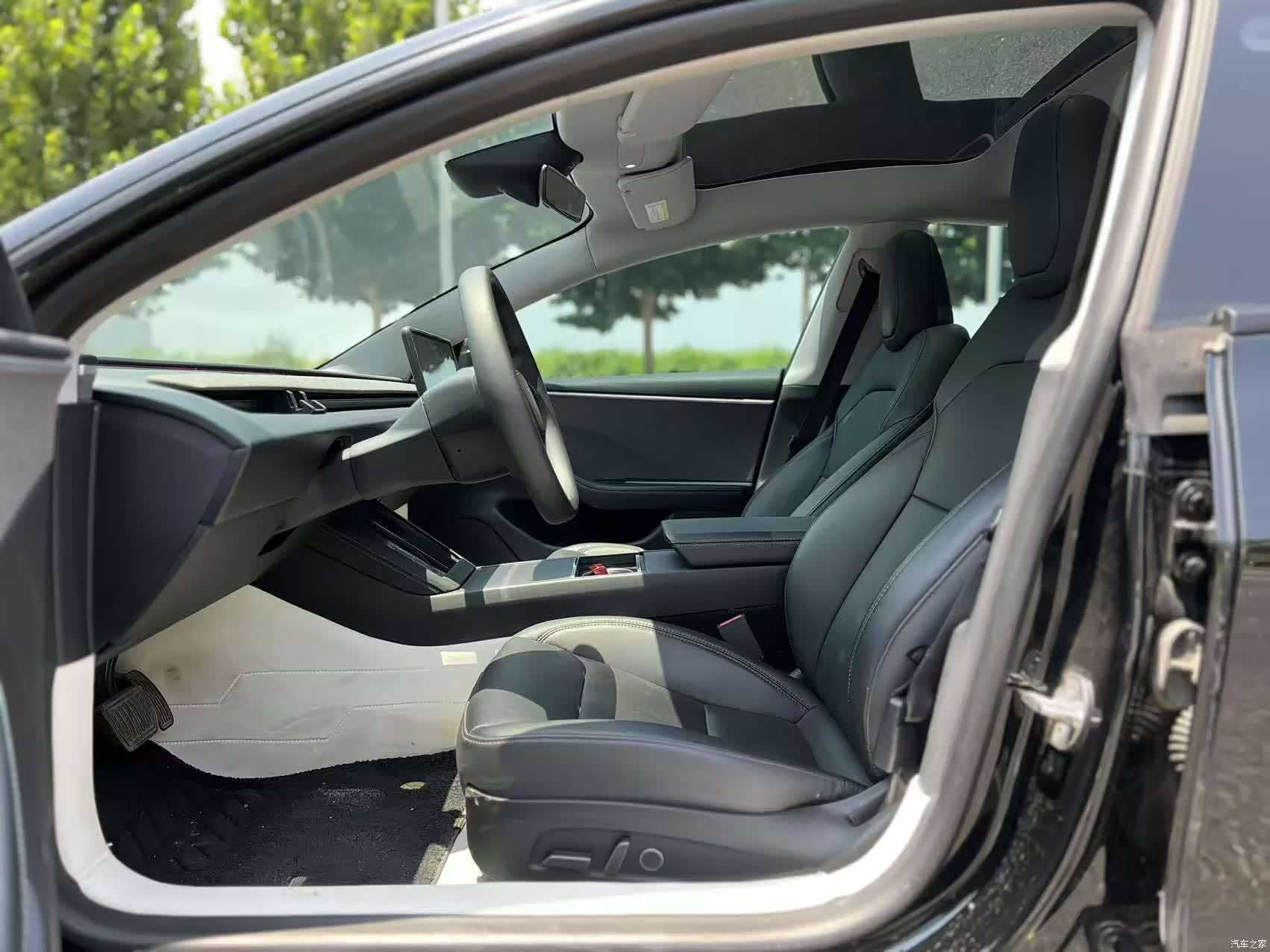 Tesla Model 3, 2024 4