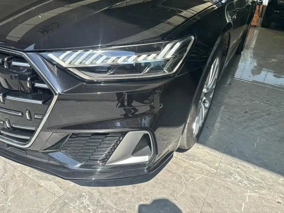 Audi A7L