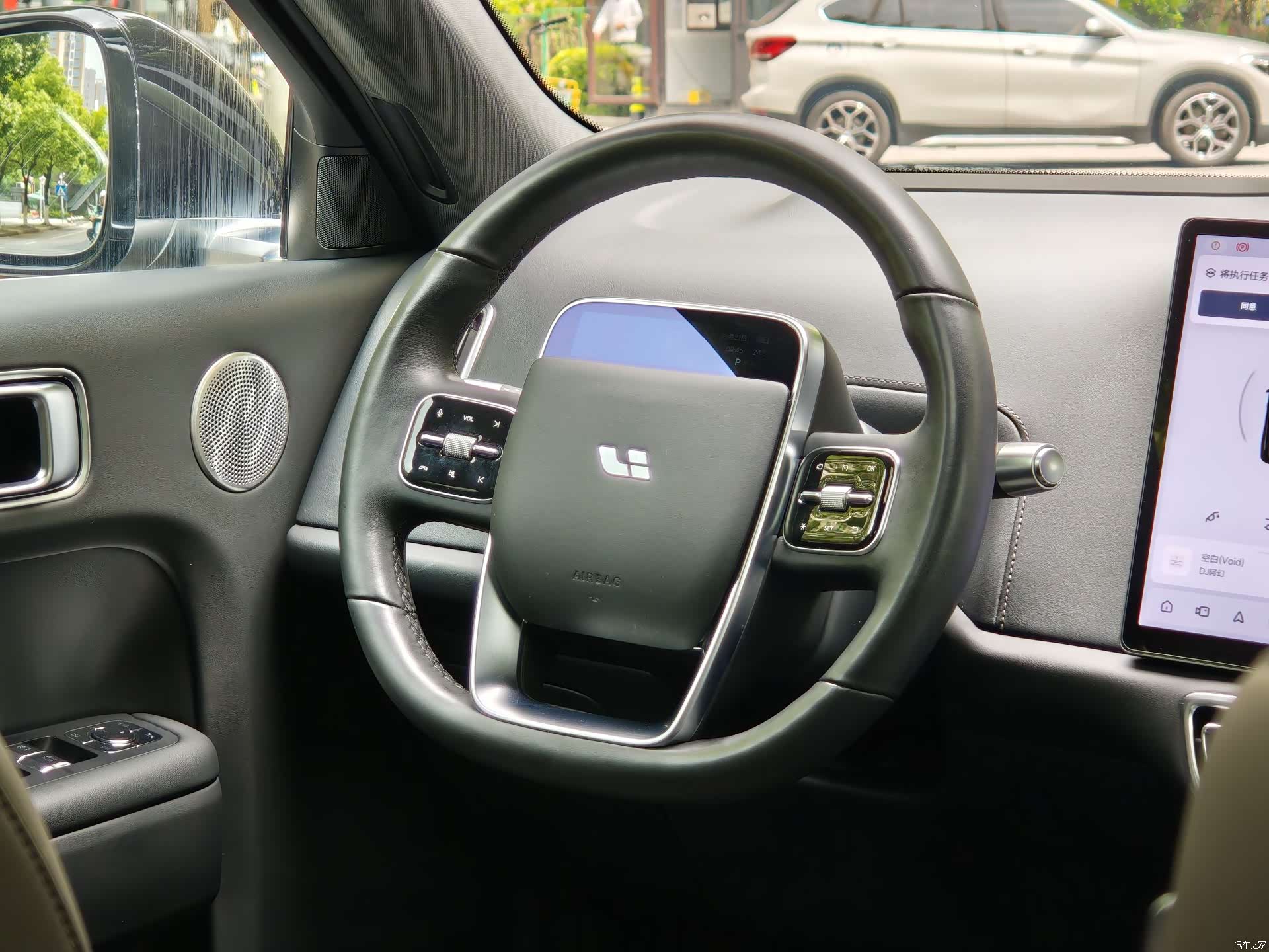 Li Auto L8, 2023 все фото