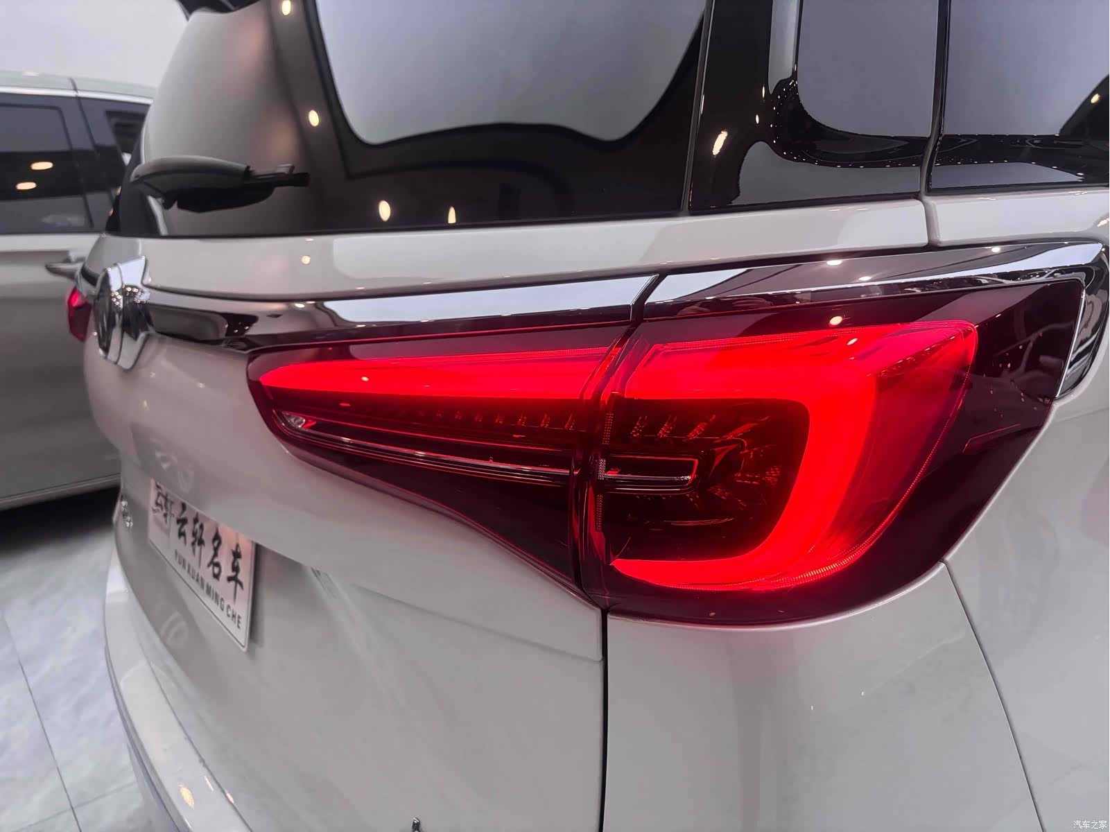 Buick GL8, 2022 6