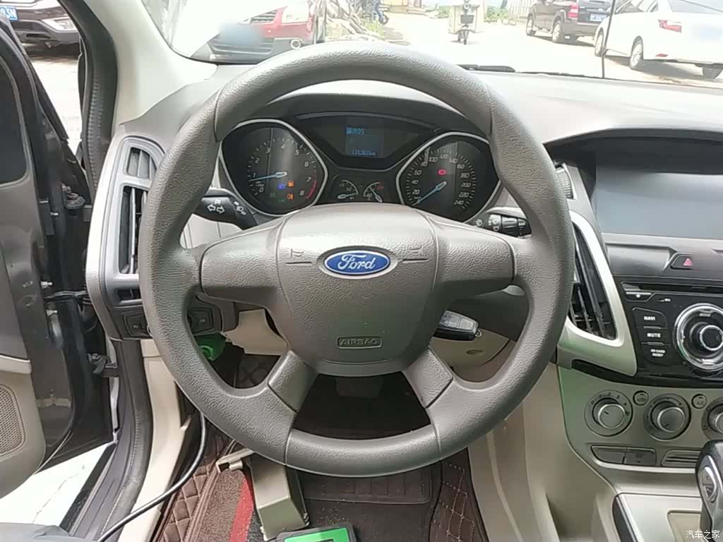 Ford Focus, 2015 11
