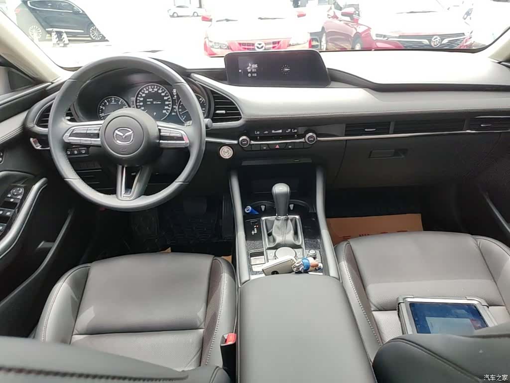 Mazda Mazda3, 2021 10