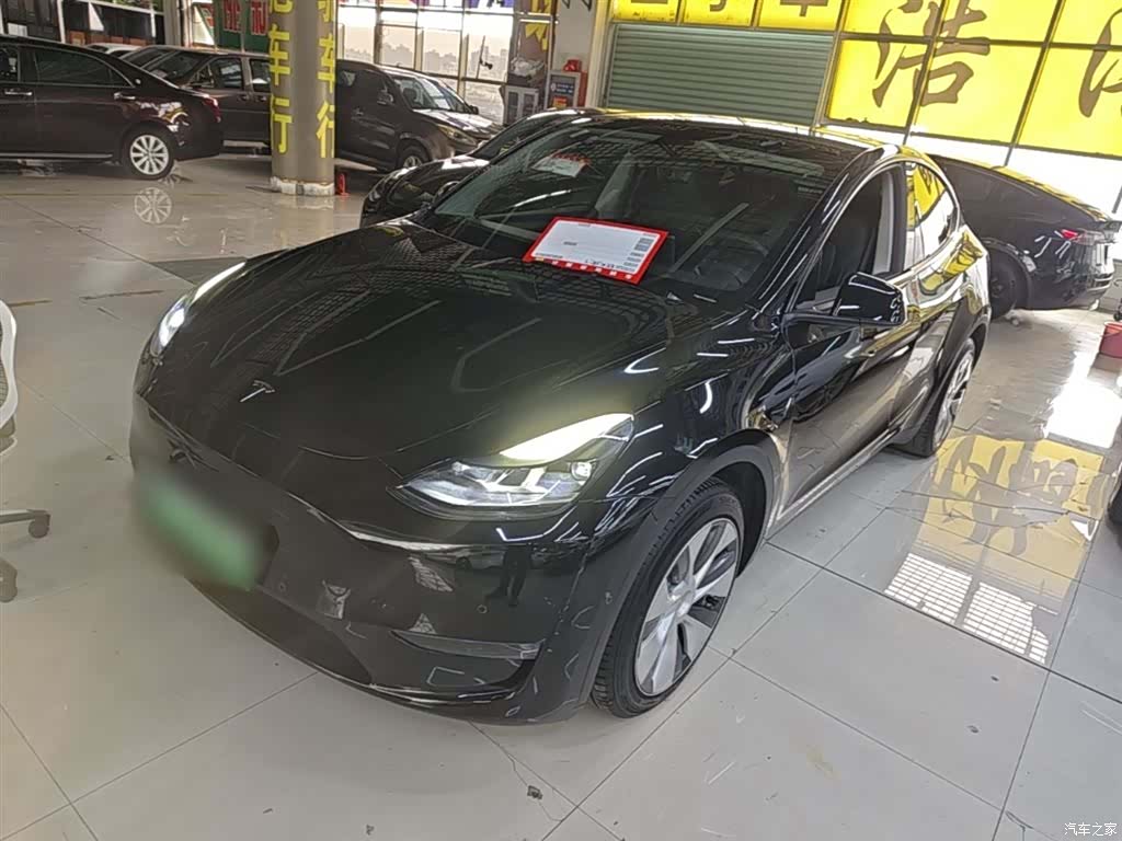 Tesla Model Y, 2023 1