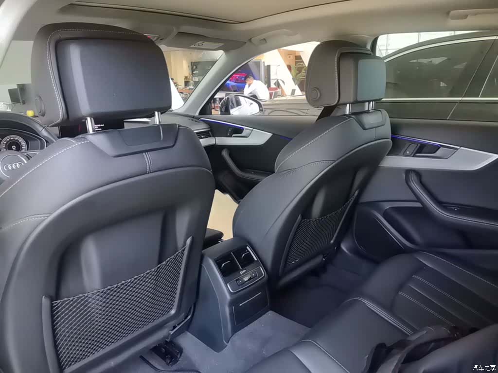 Audi A4L, 2022 18