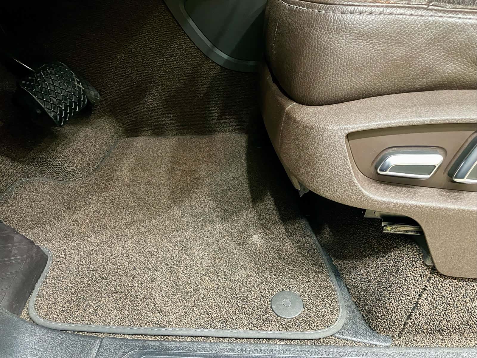 Audi Q7, 2013 9