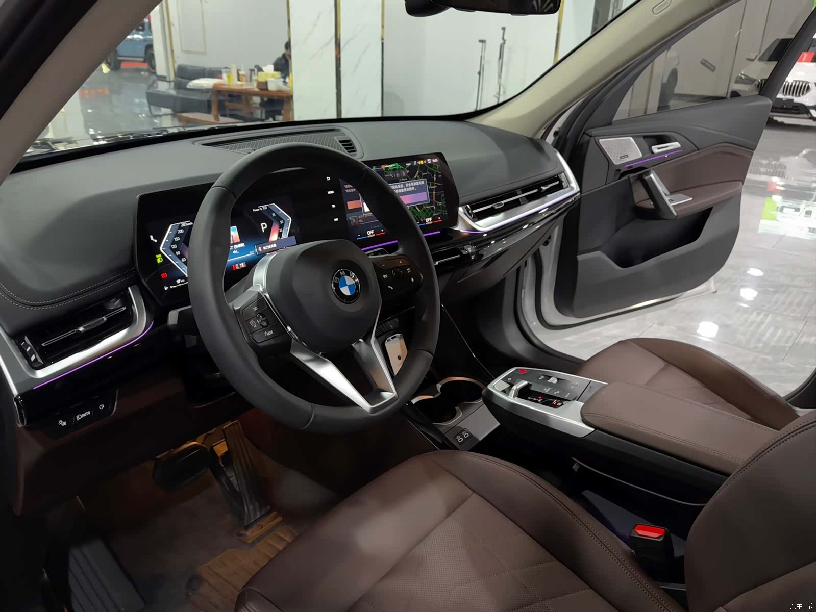 BMW X1, 2025 все фото