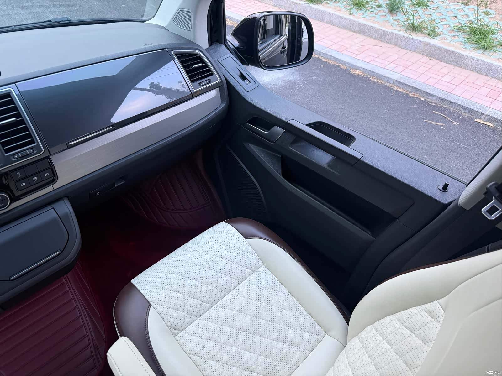 Volkswagen 7, 2020 13