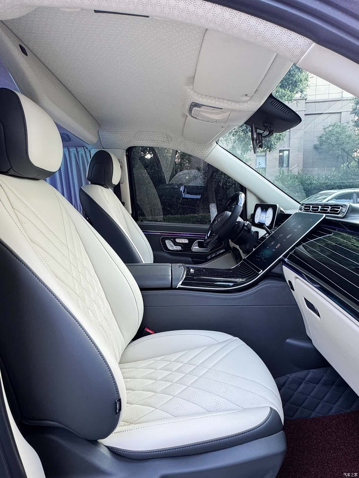 Mercedes-Benz 7, 2023 7
