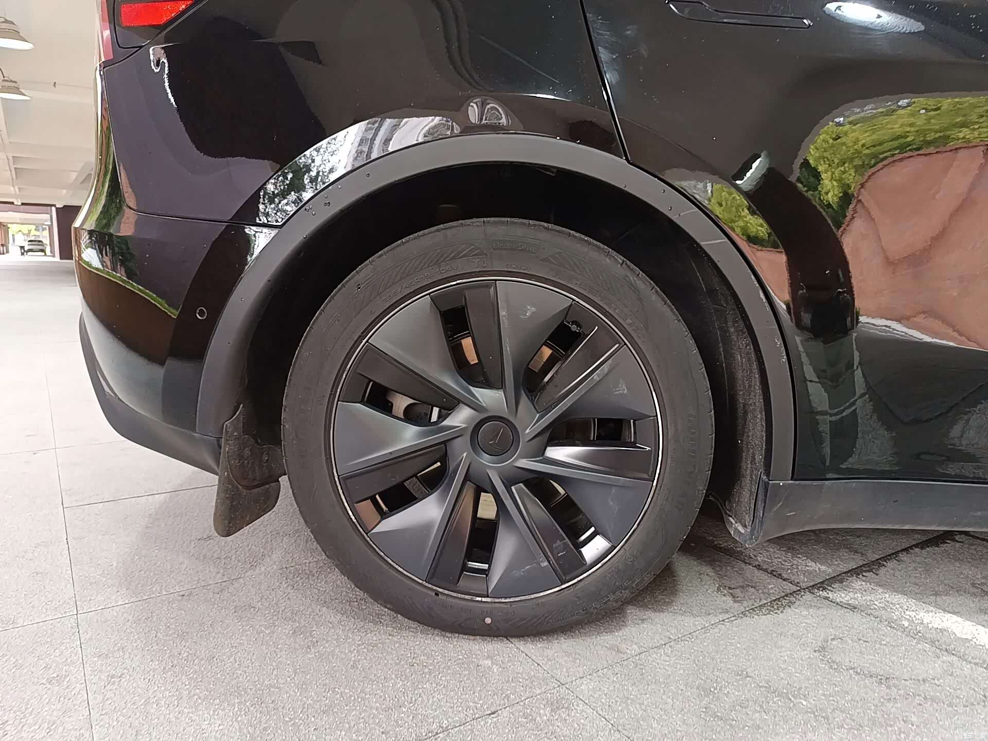 Tesla Model Y, 2024 19