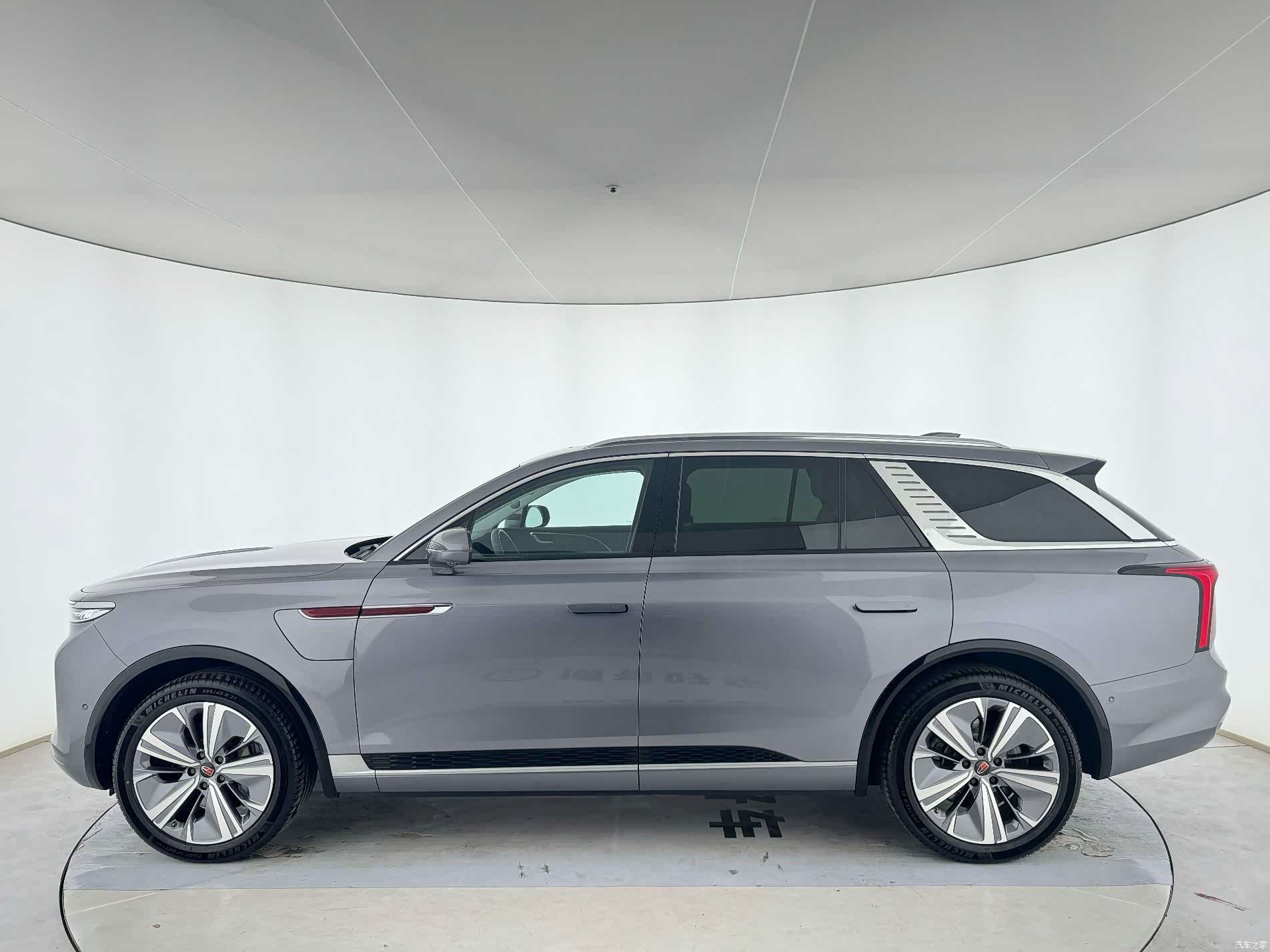 Hongqi E-HS9, 2023 2