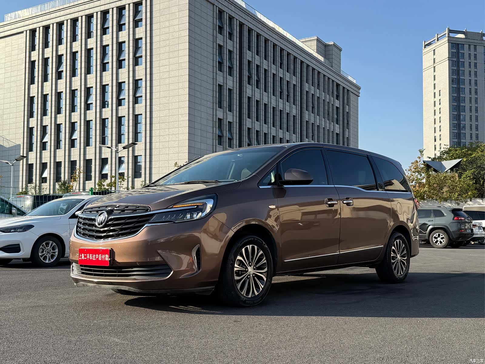 Buick GL8, 2021 3