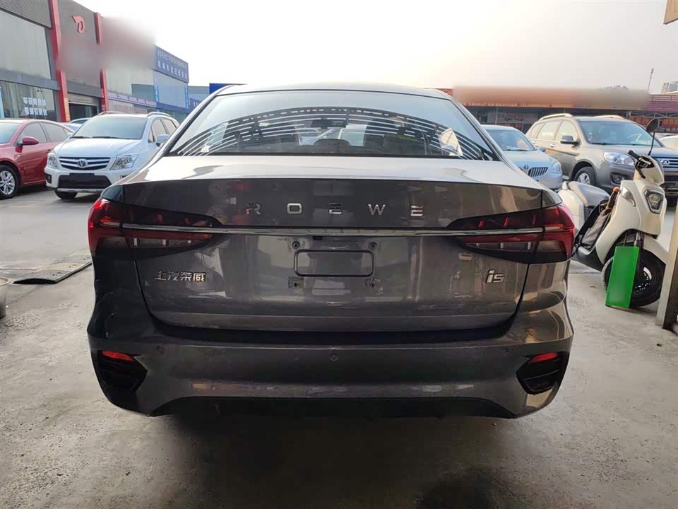 Roewe i5