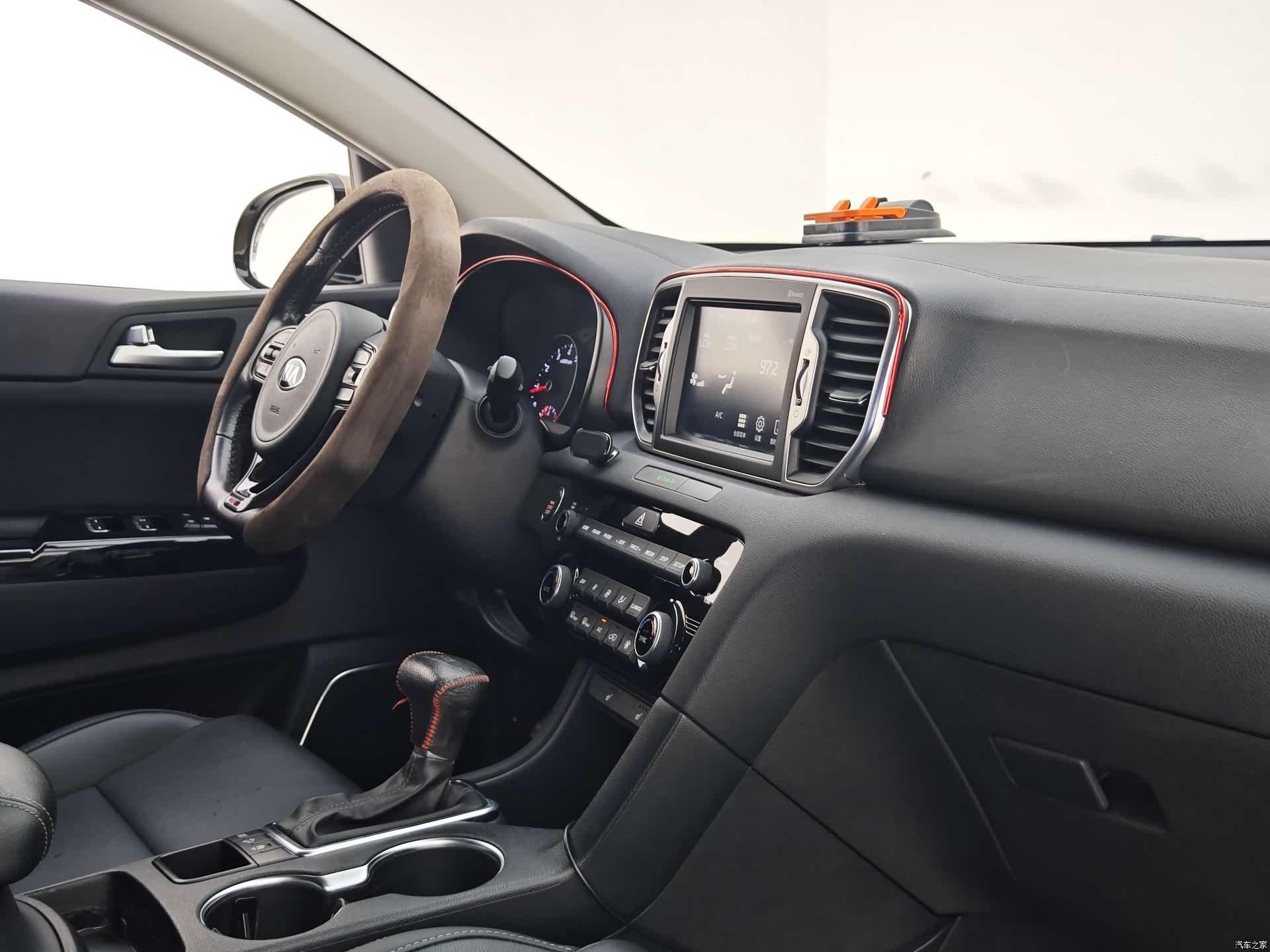 Kia KX5, 2016 11