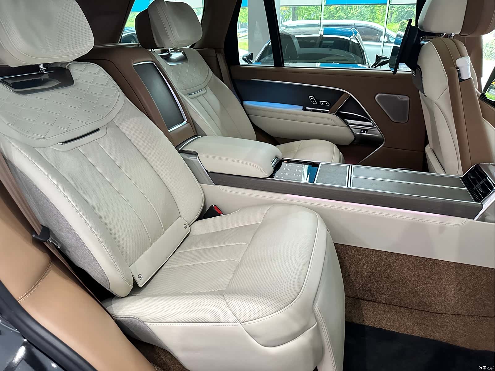 Land Rover Range Rover, 2024 14