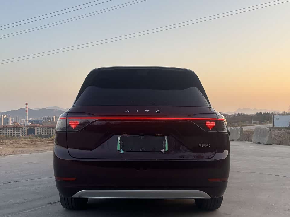 AITO Ask the world M9