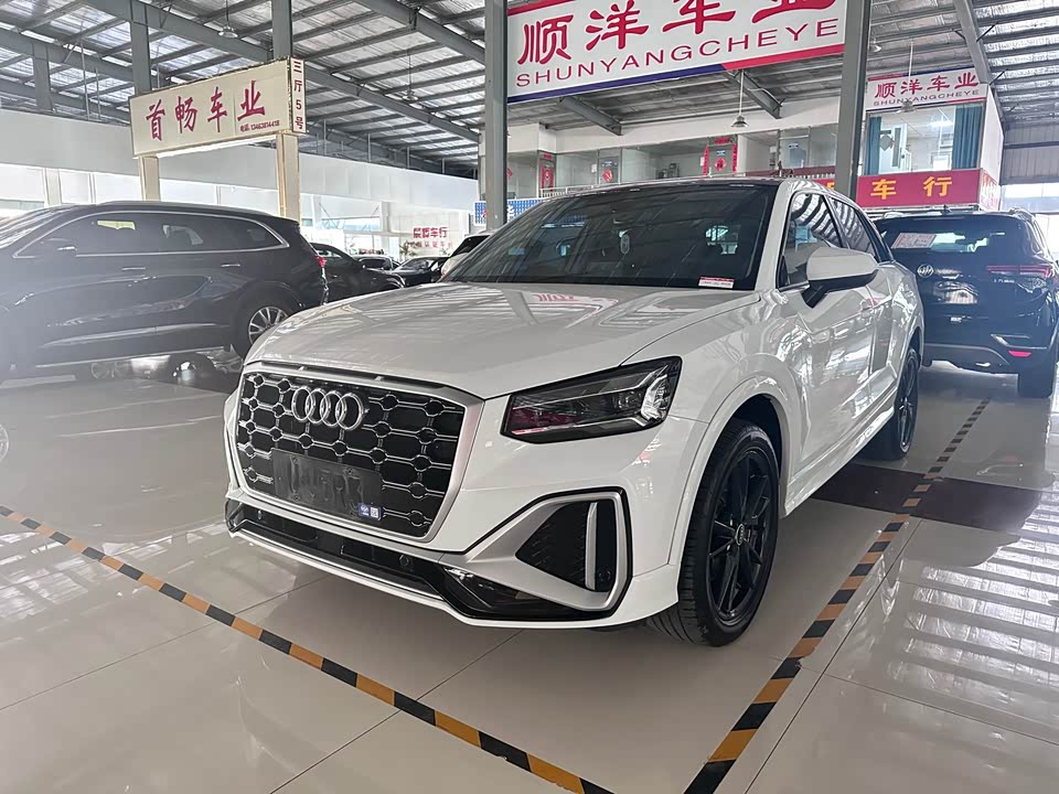 Audi Q2L