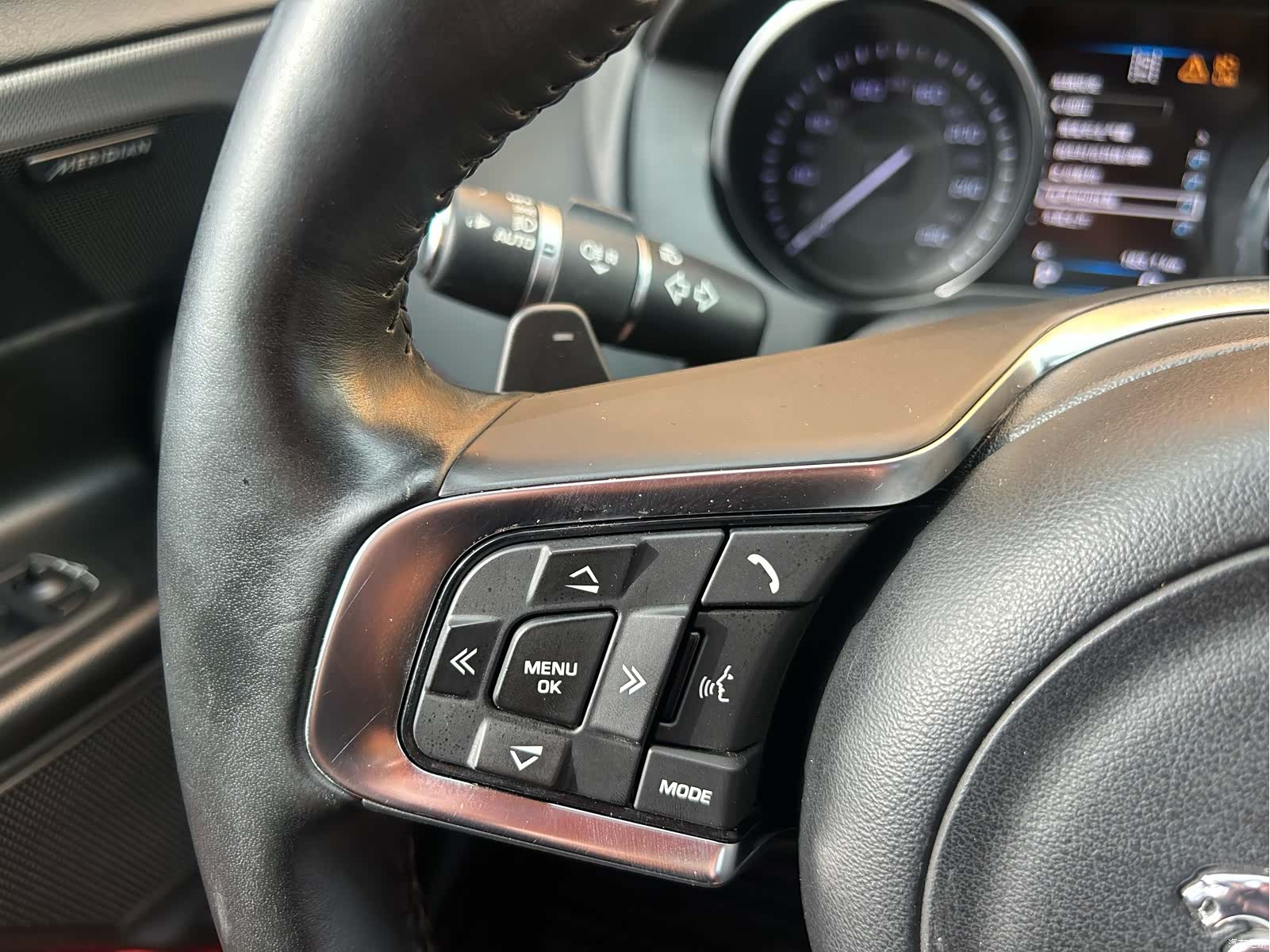 Jaguar XE, 2016 26
