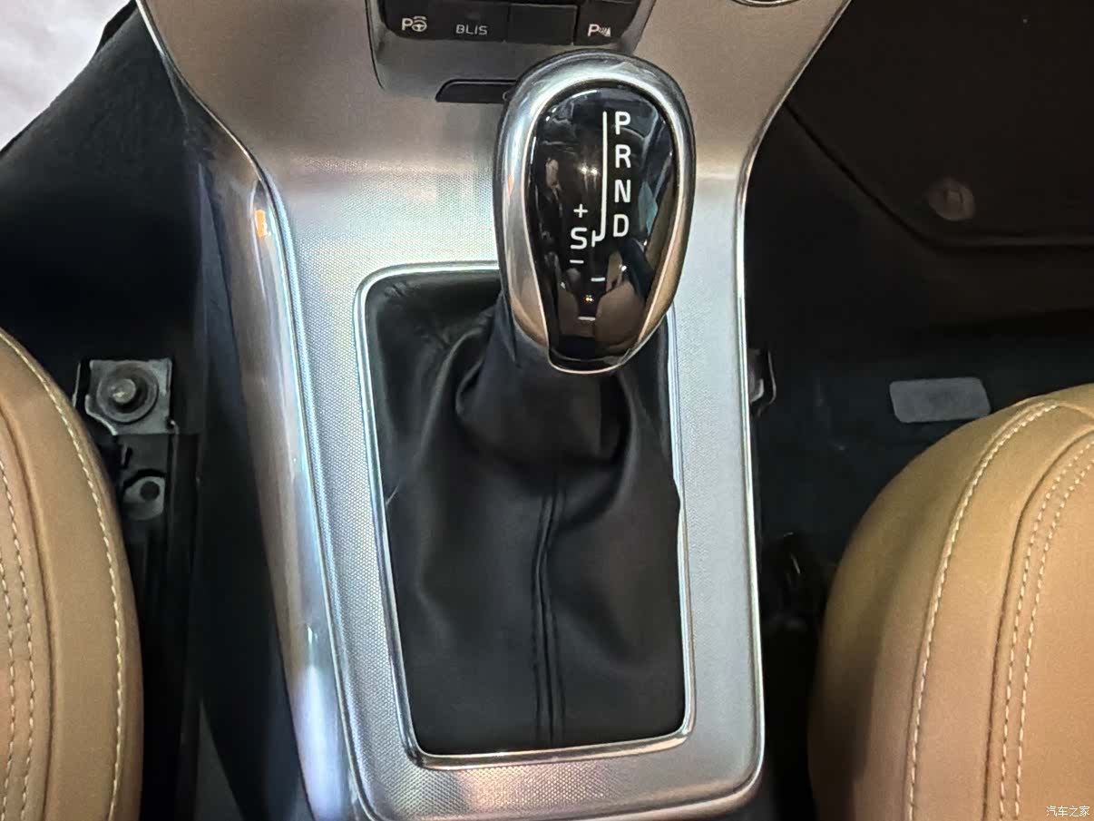 Volvo V40, 2017 14