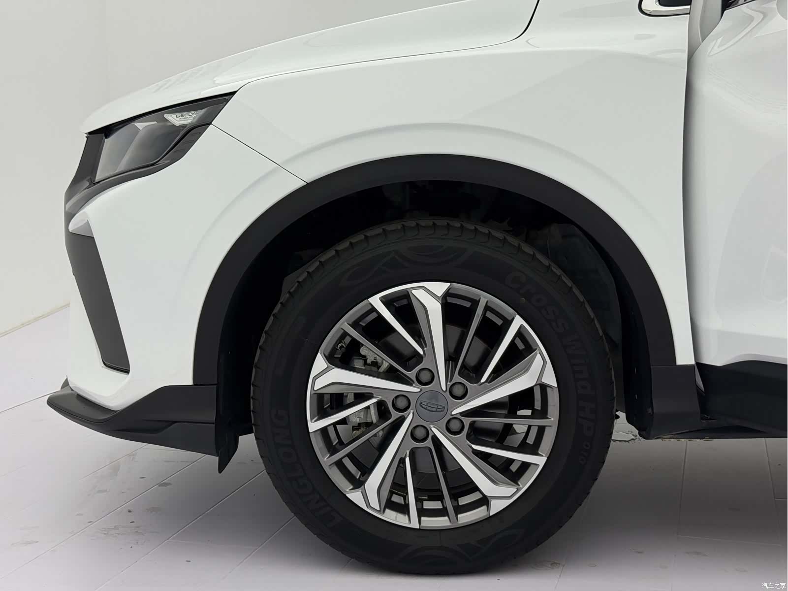 Geely Coolray, 2022 19