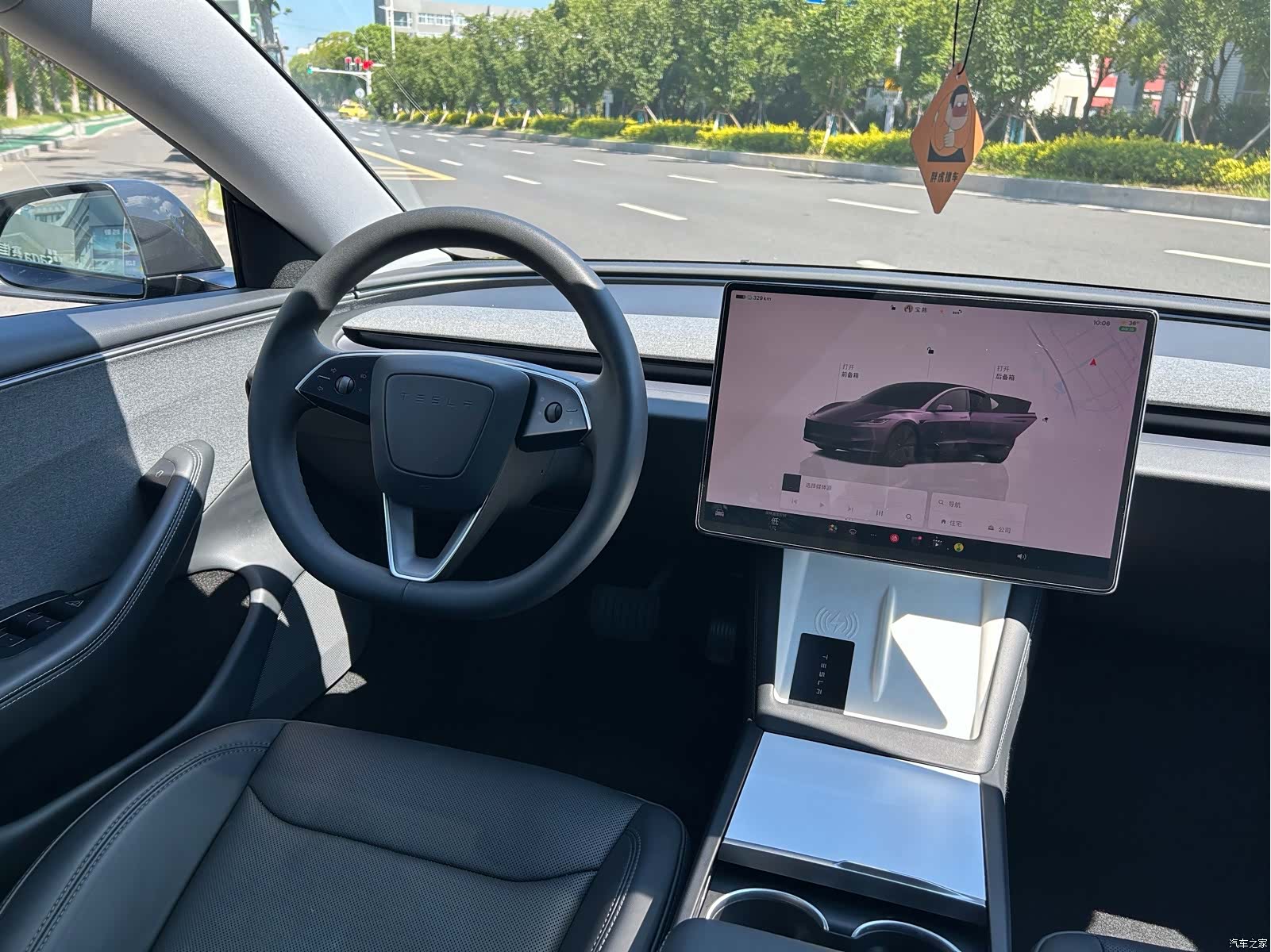 Tesla Model 3, 2025 7