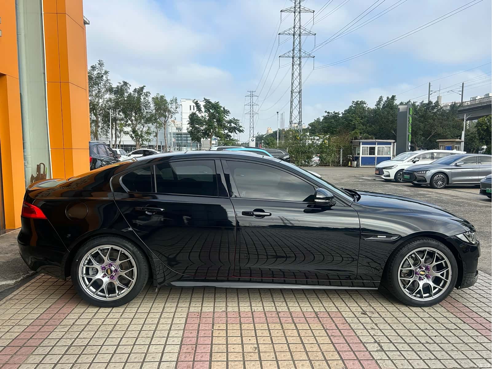 Jaguar XE, 2016 9